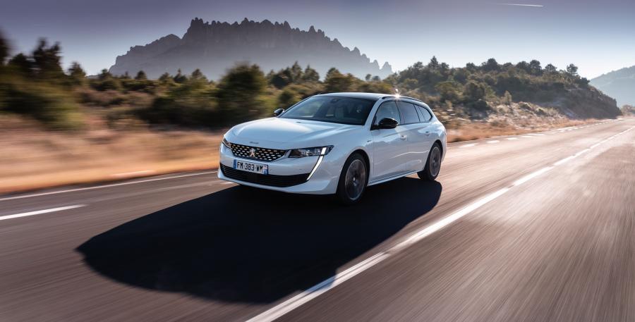  Peugeot 508 SW GT HYBRID 2019 года  (WW) (фото 23 из 40)